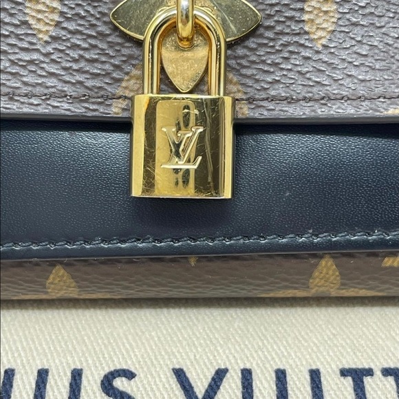 Louis Vuitton wallet - Picture 8 of 8